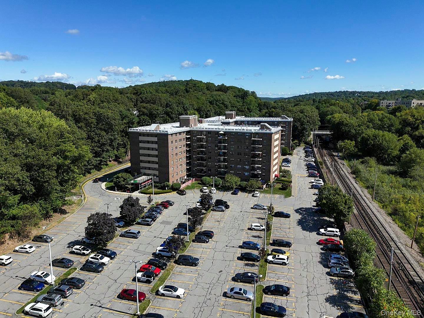 200 Diplomat Drive 8b Property Photo 27