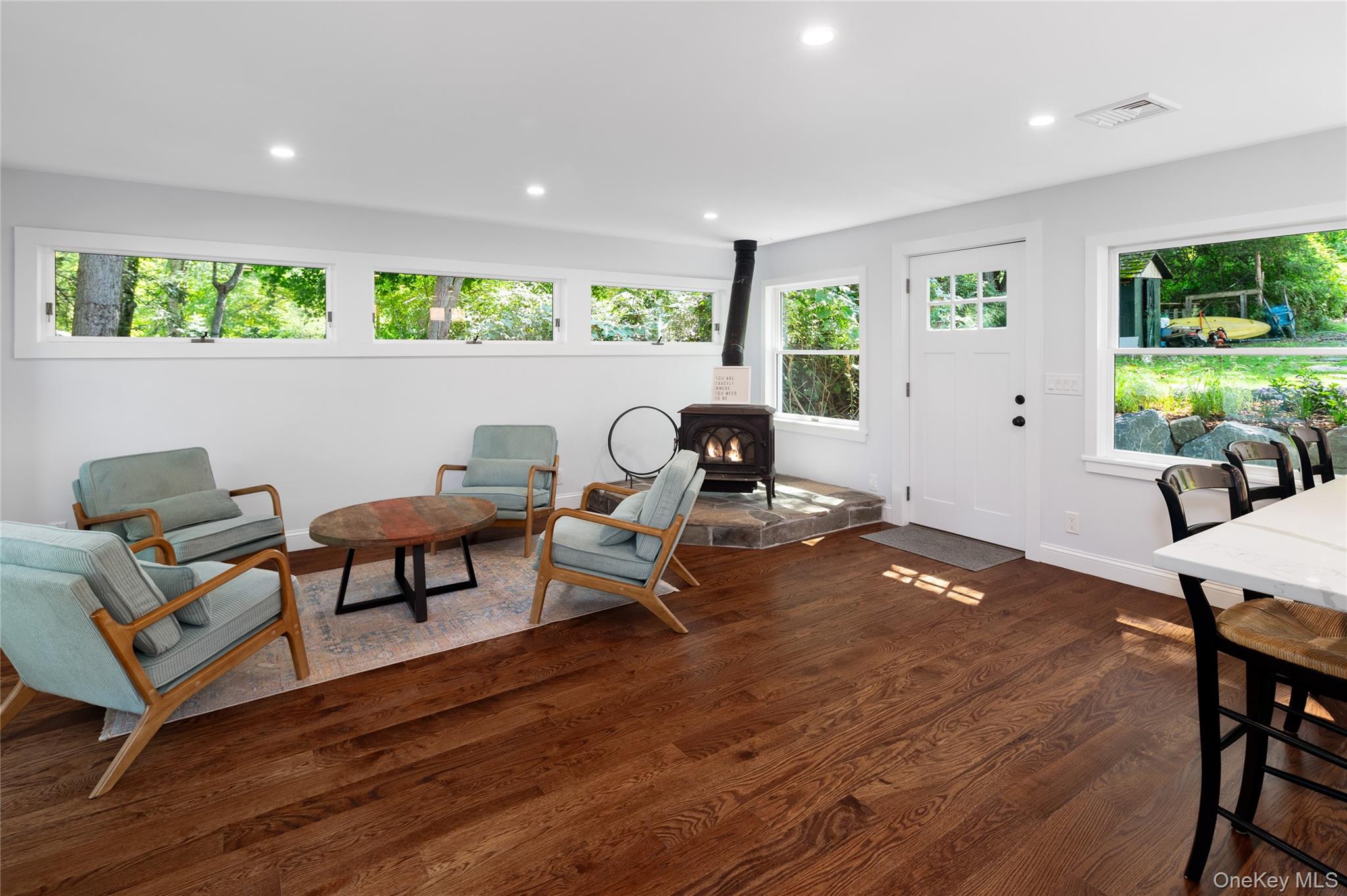 9 S Shore Drive Property Photo 4