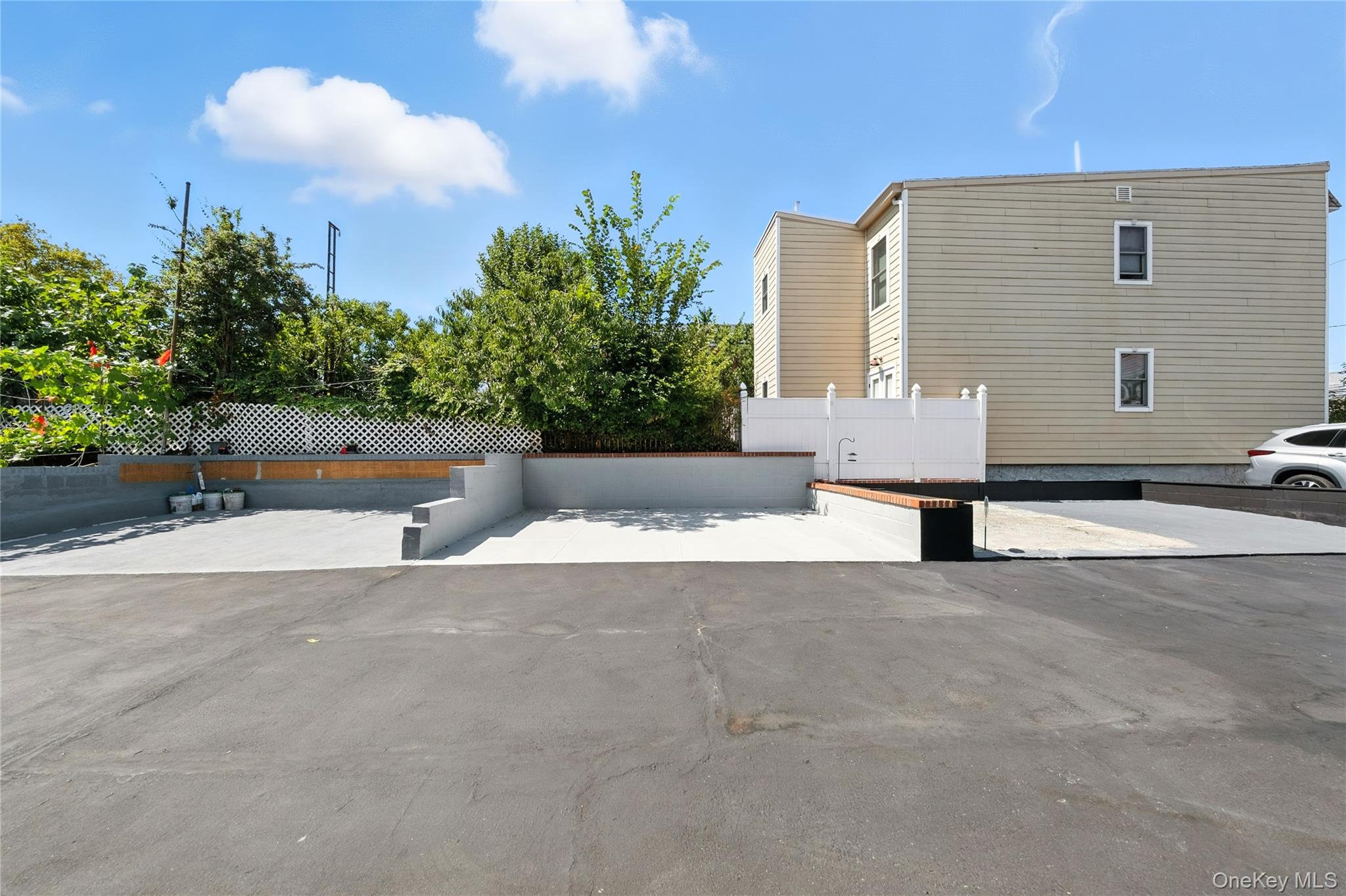 5958 69th Place Property Photo 4
