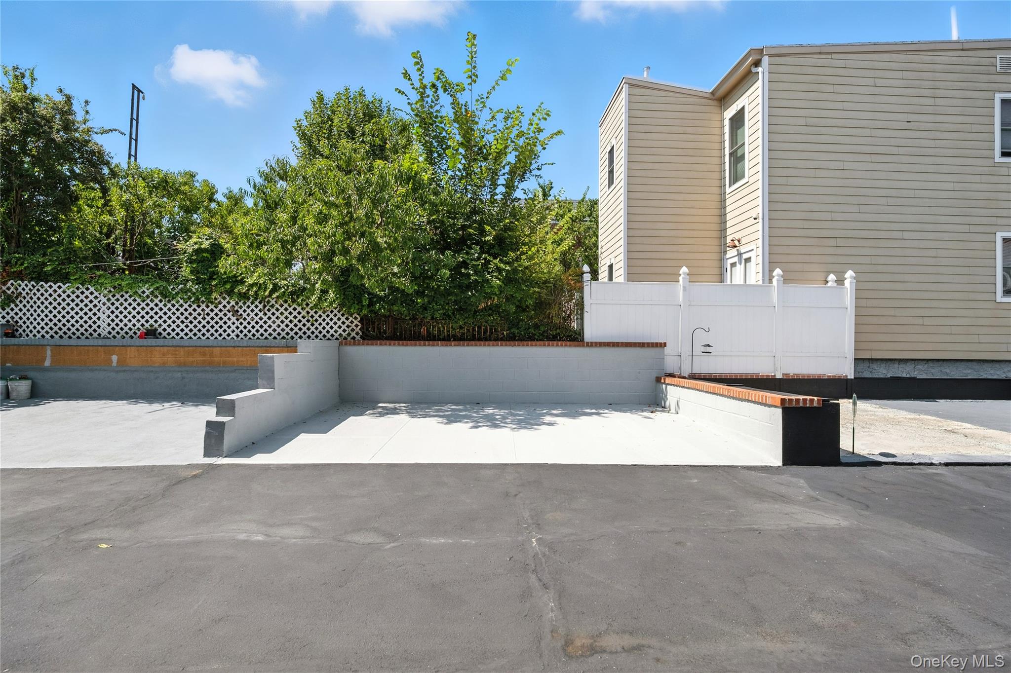 5958 69th Place Property Photo 5