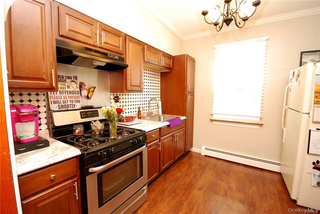 158 6th Street Property Photo 10