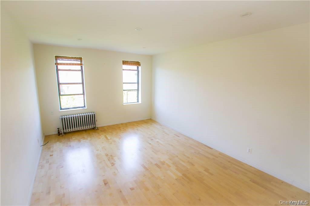 43-33 48 Street 6d Property Photo 10