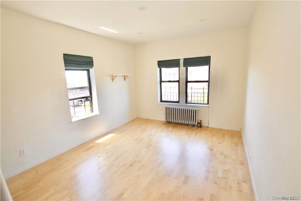 43-33 48 Street 6d Property Photo 11