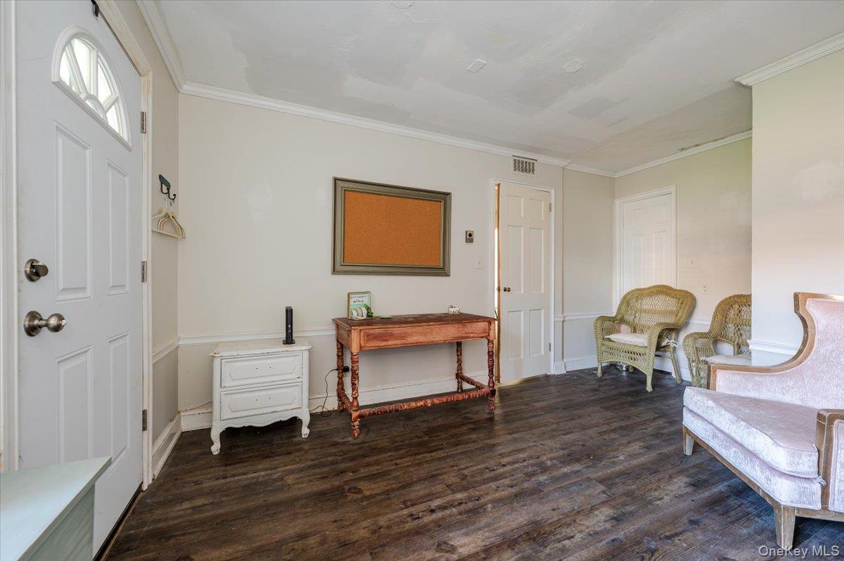 23 S Village Avenue Property Photo 3