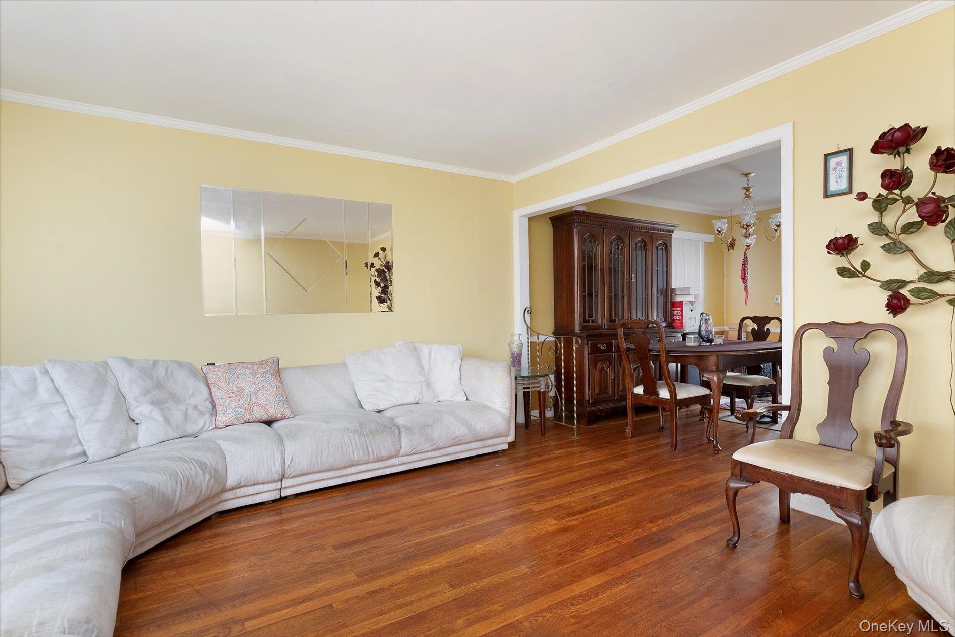 472 Emerson Street Property Photo 4