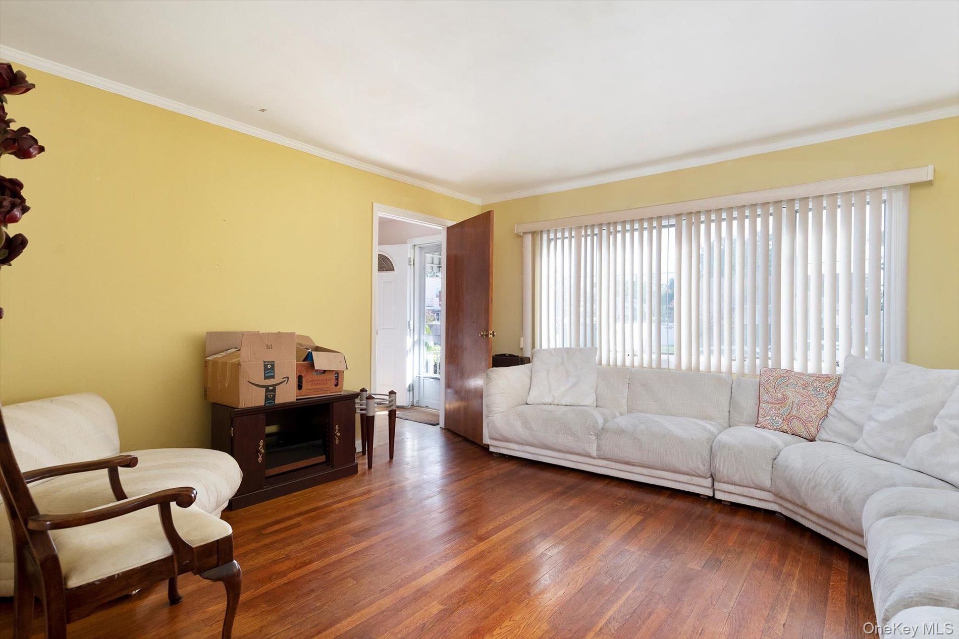 472 Emerson Street Property Photo 5