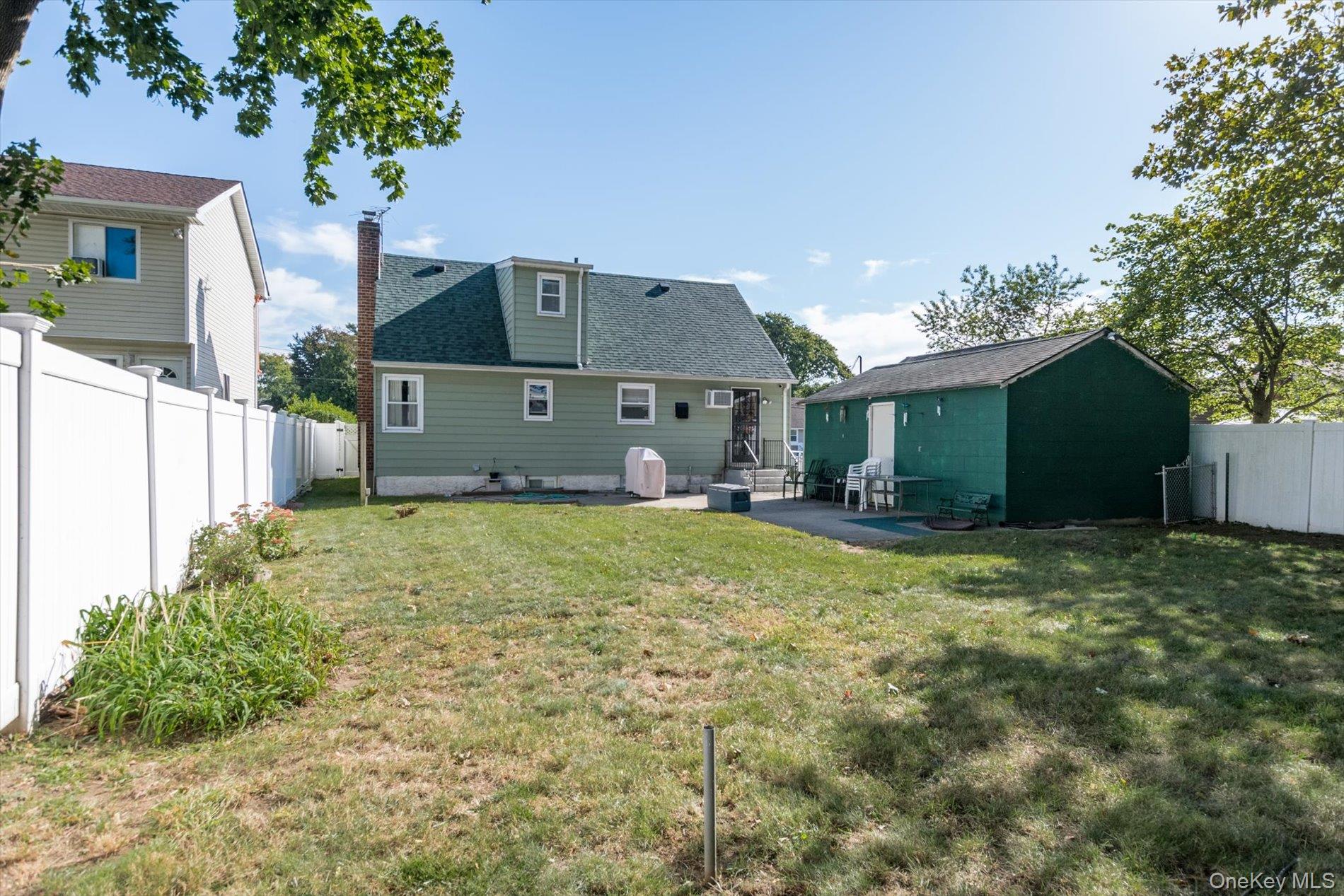 472 Emerson Street Property Photo 20