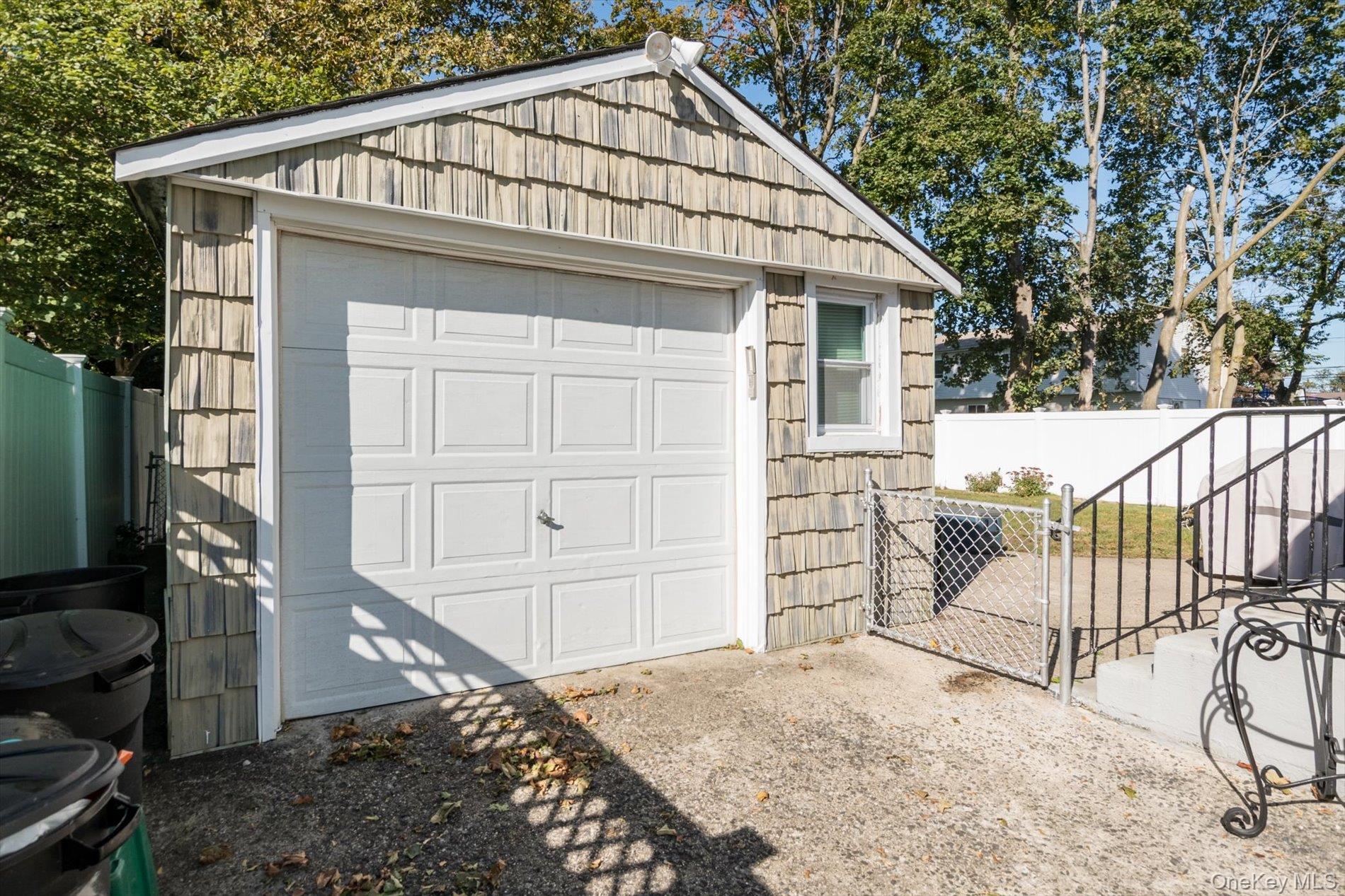 472 Emerson Street Property Photo 22