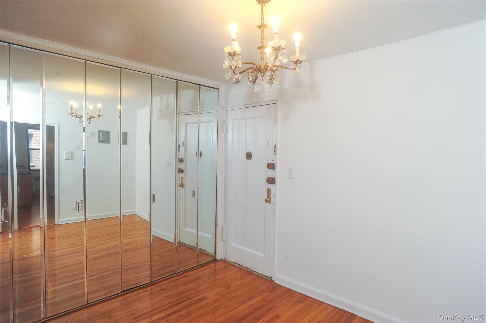 3727 86th Street 4g Property Photo 3