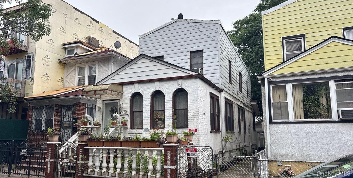 400 E 49th Street Property Photo 1