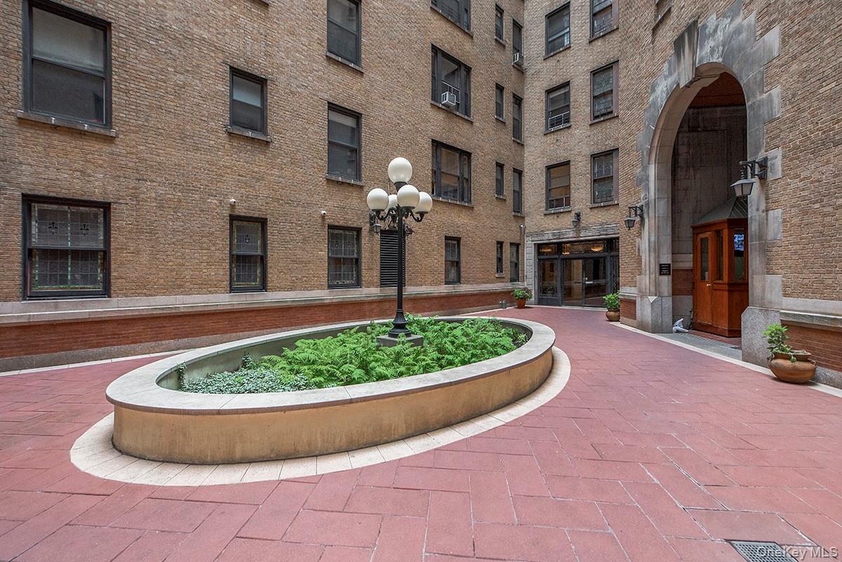 800 Riverside Drive 1g Property Photo 1