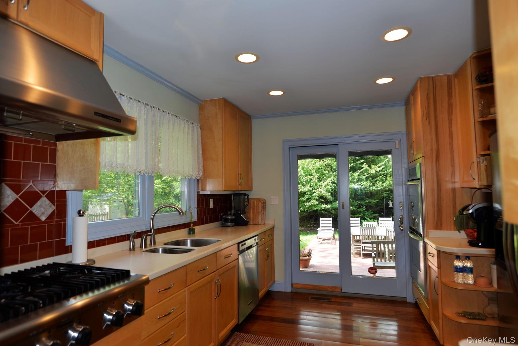 11 West Drive Property Photo 11