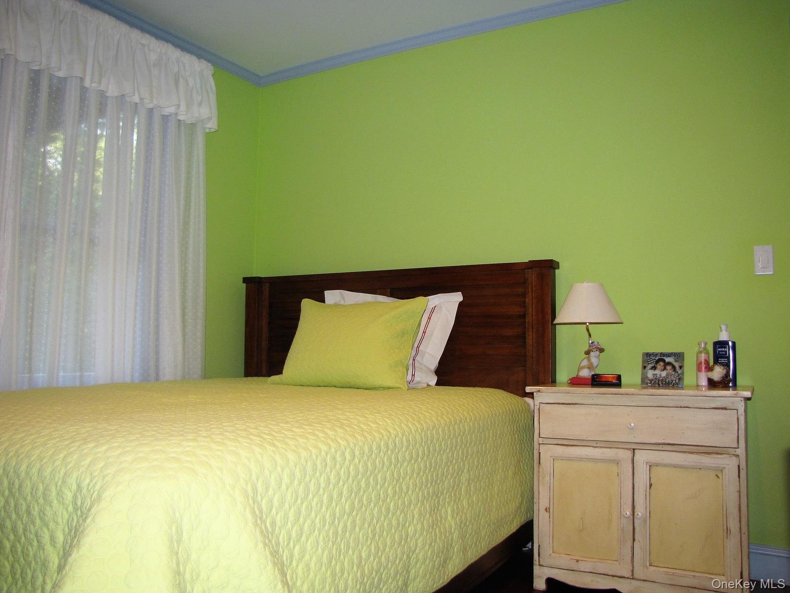 11 West Drive Property Photo 13
