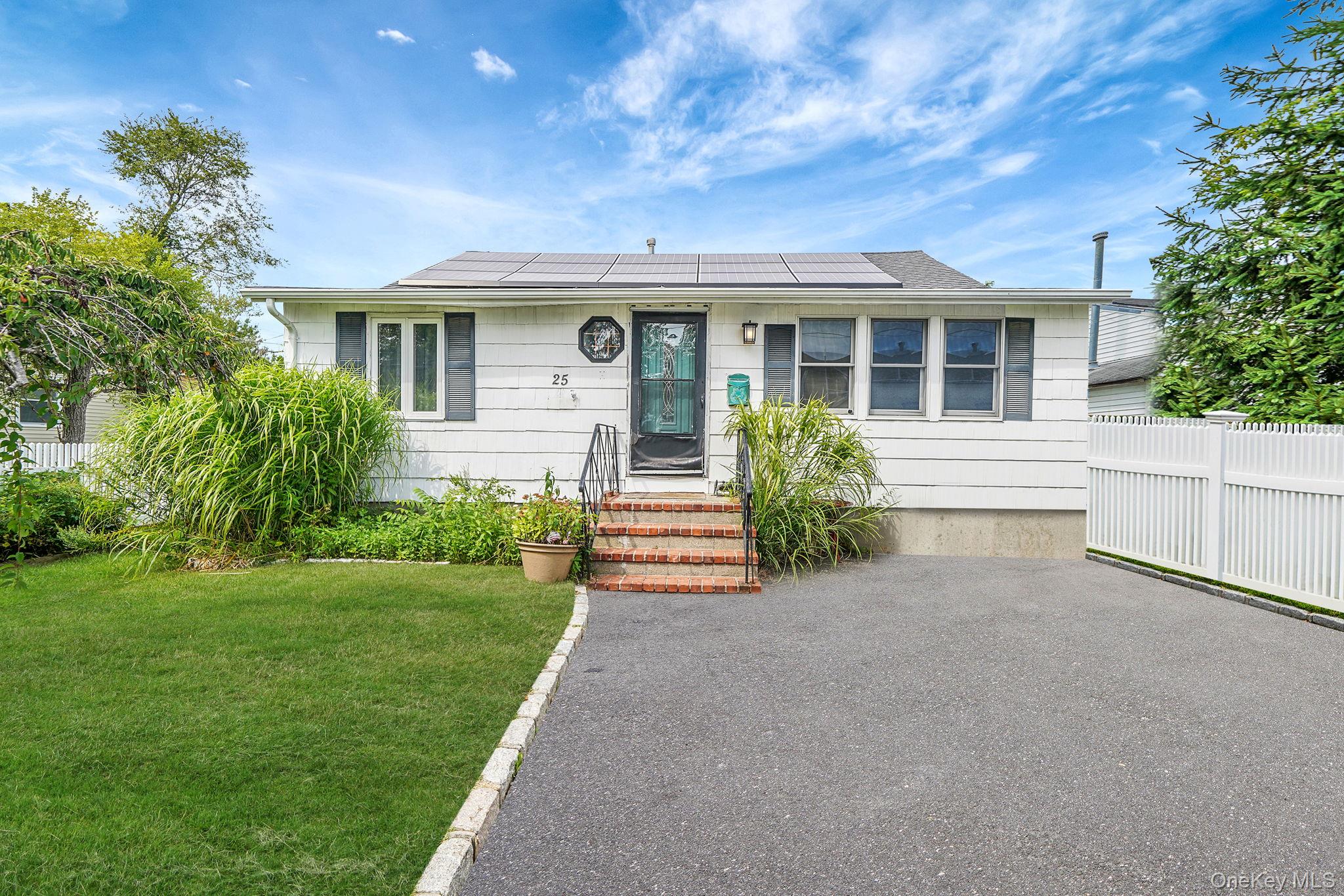 25 Patchogue Street Property Photo 1