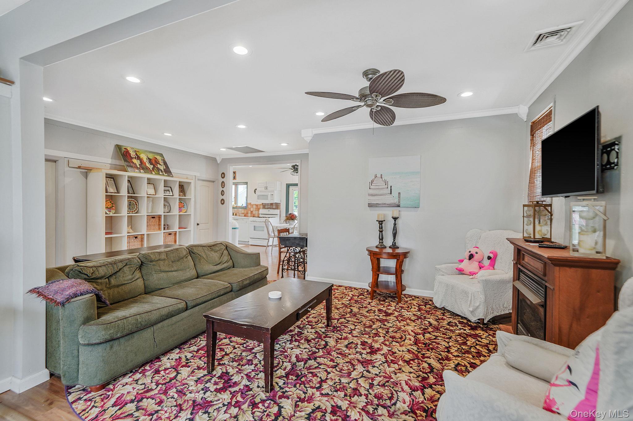 25 Patchogue Street Property Photo 6