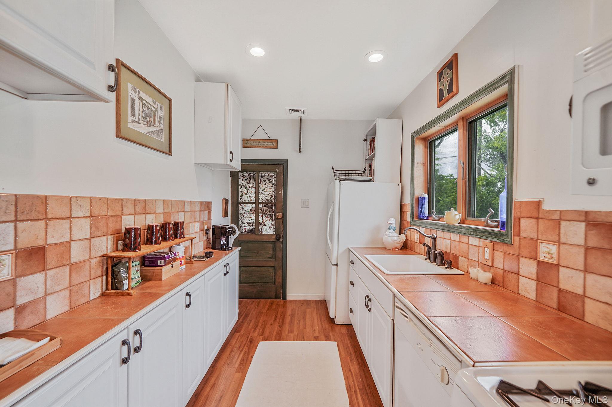 25 Patchogue Street Property Photo 10