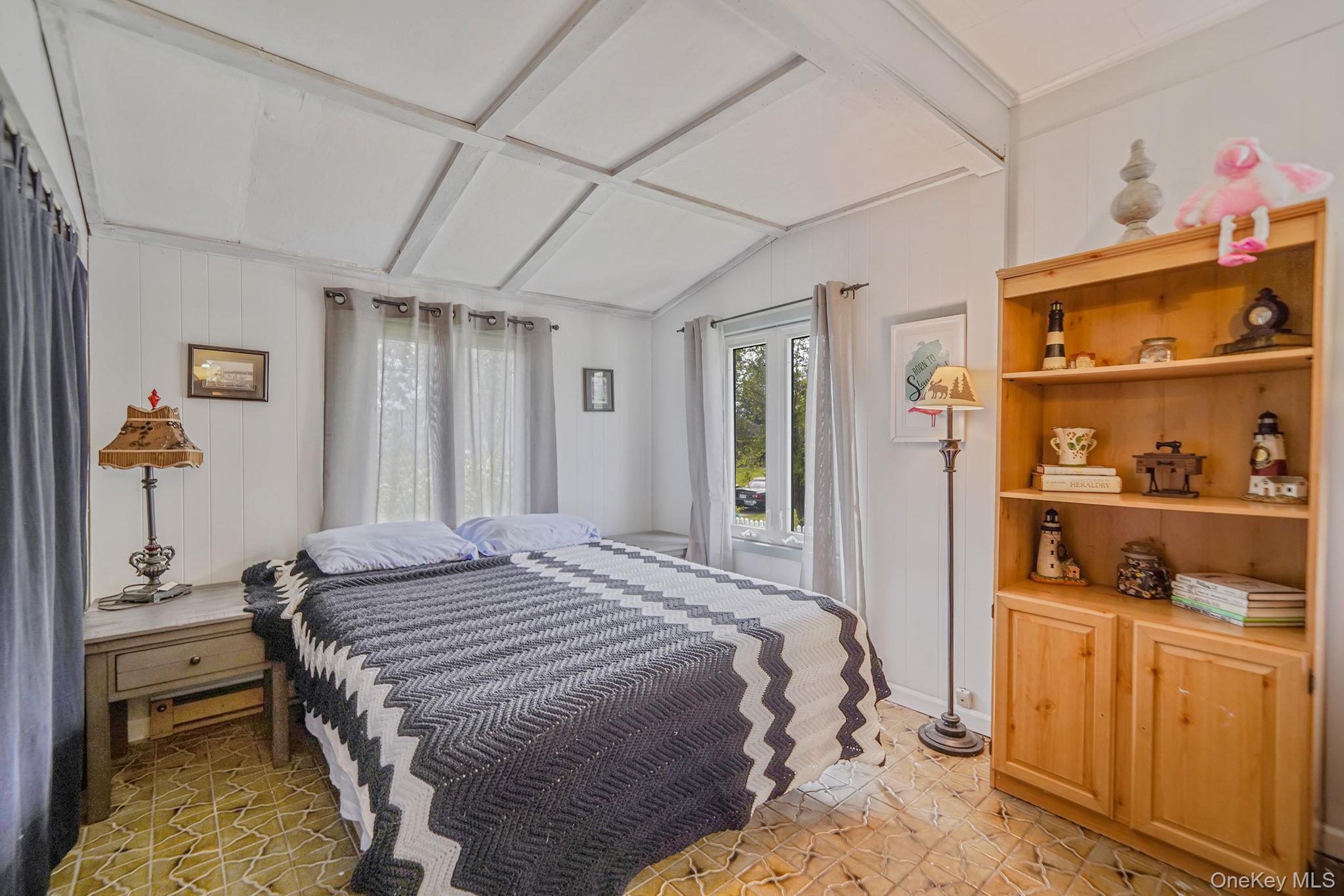 25 Patchogue Street Property Photo 12