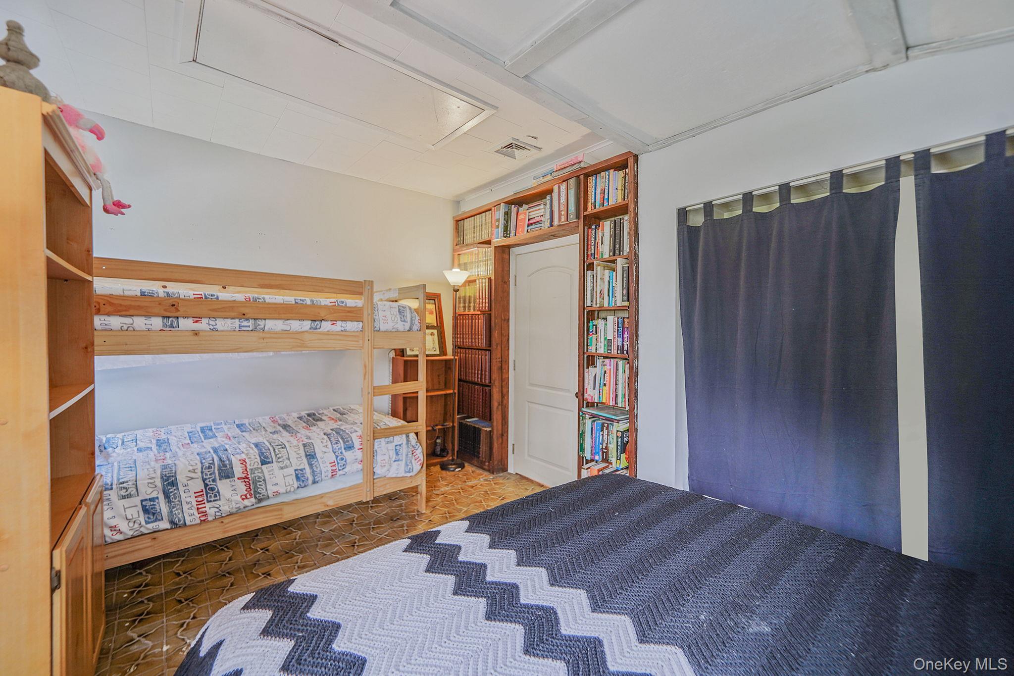 25 Patchogue Street Property Photo 13