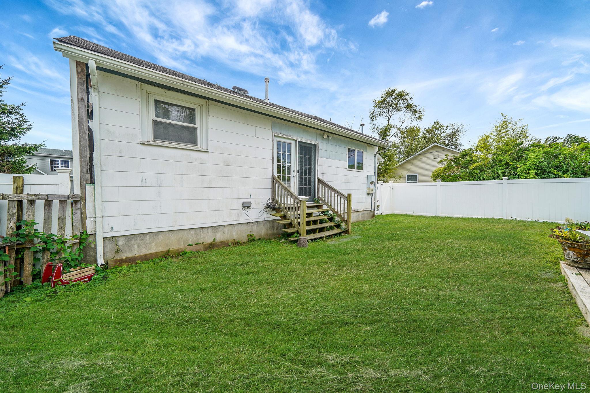 25 Patchogue Street Property Photo 18