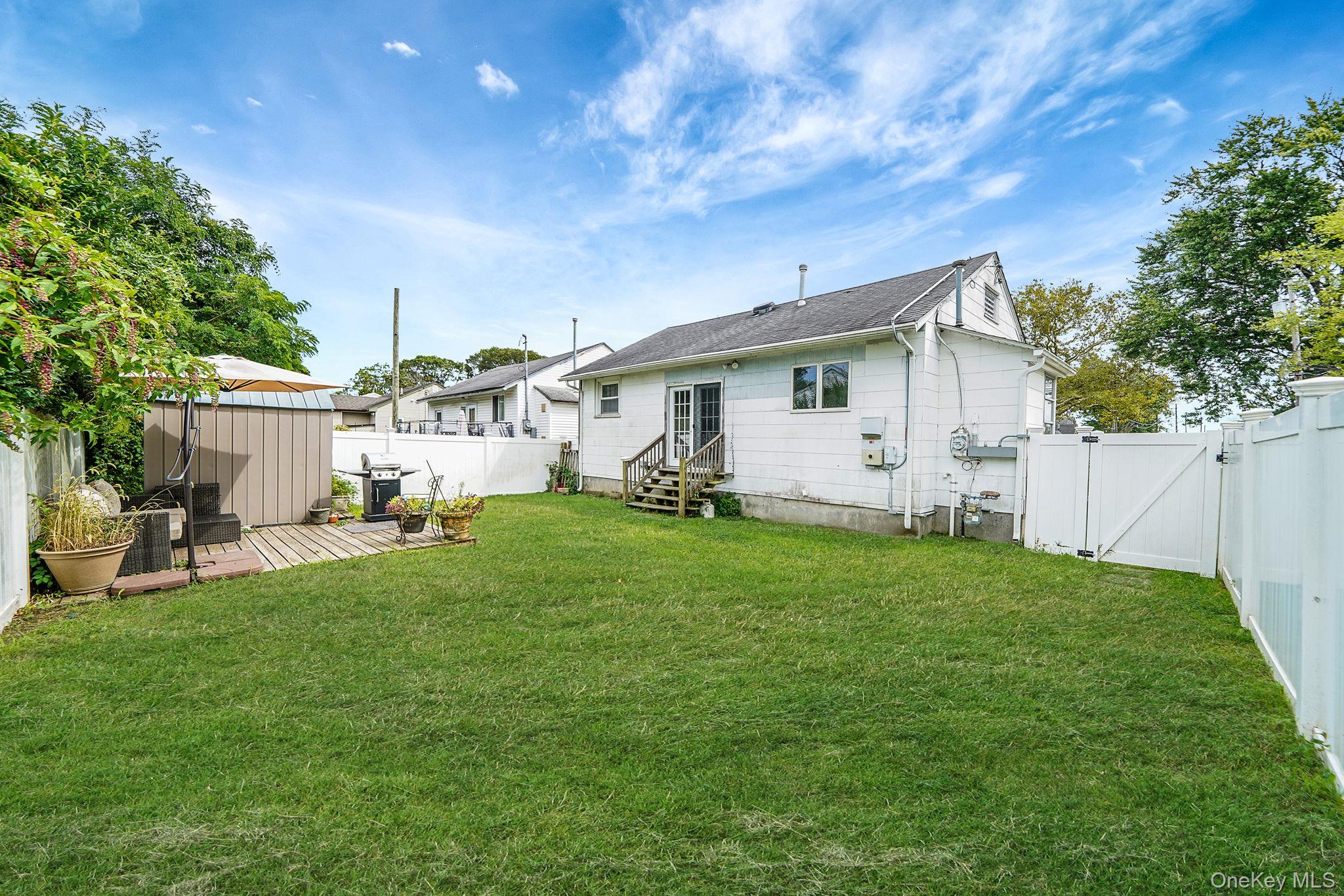 25 Patchogue Street Property Photo 20