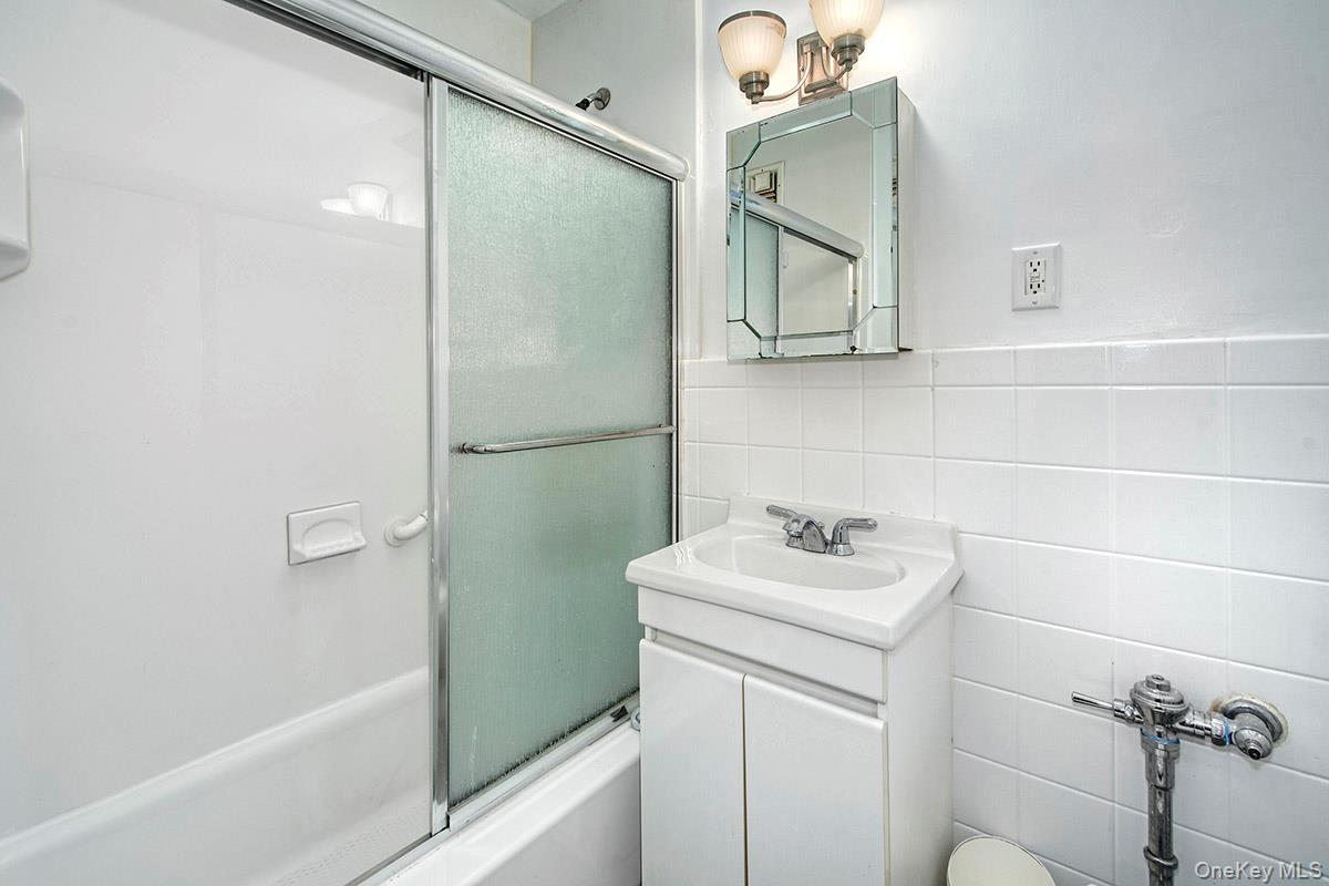 609 Kappock Street 3f Property Photo 20