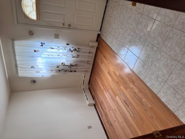 1264 Hobart Avenue Property Photo 4