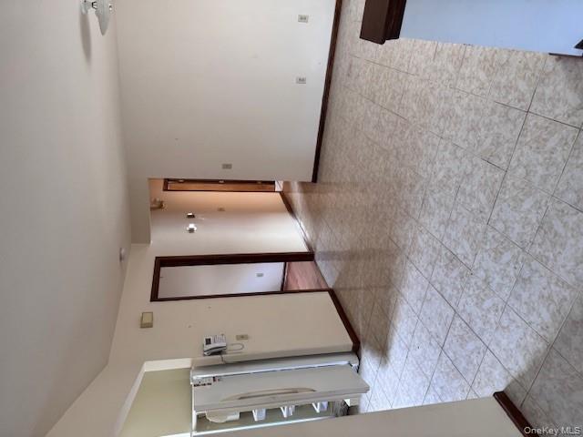 1264 Hobart Avenue Property Photo 8