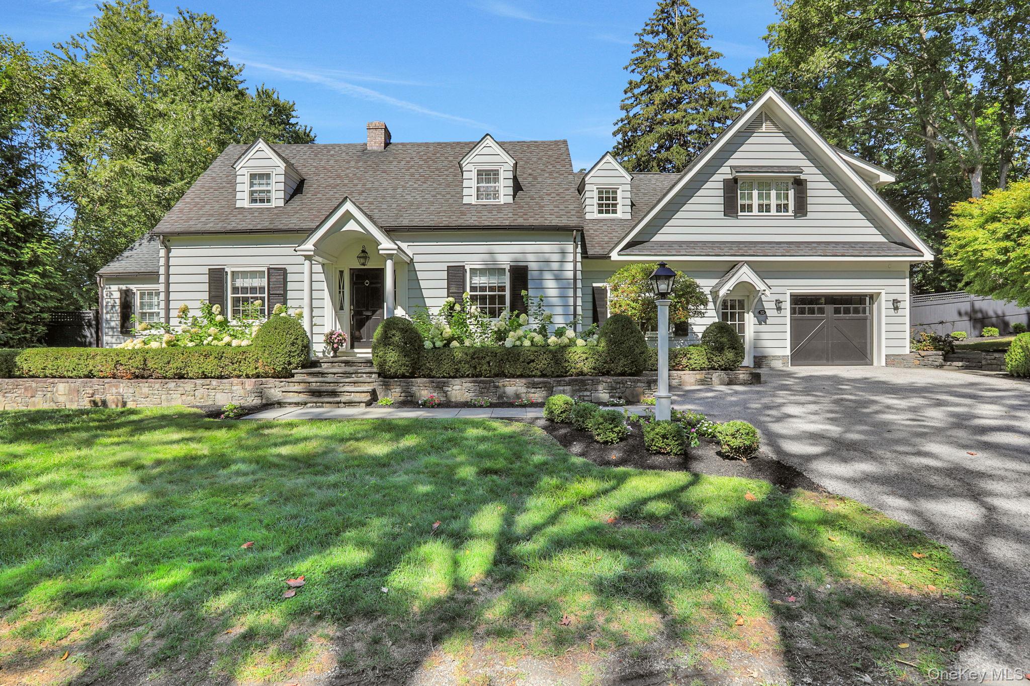 10 Roe Avenue Property Photo 1