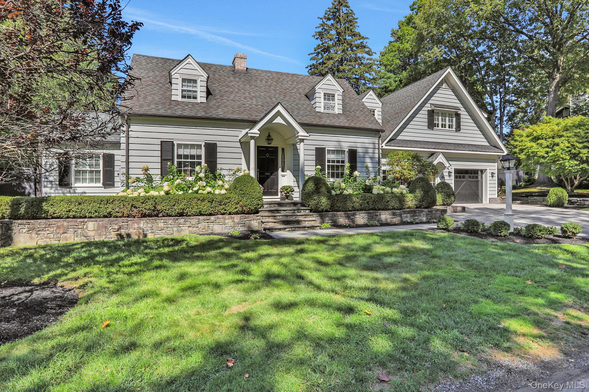 10 Roe Avenue Property Photo 2