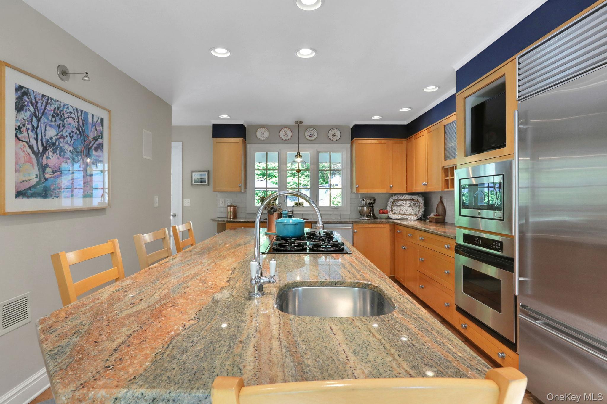 10 Roe Avenue Property Photo 7