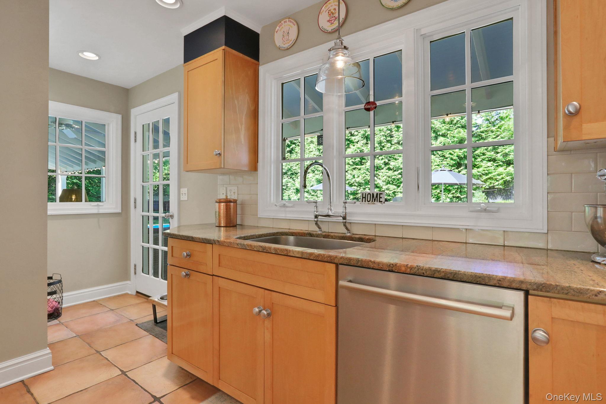 10 Roe Avenue Property Photo 10