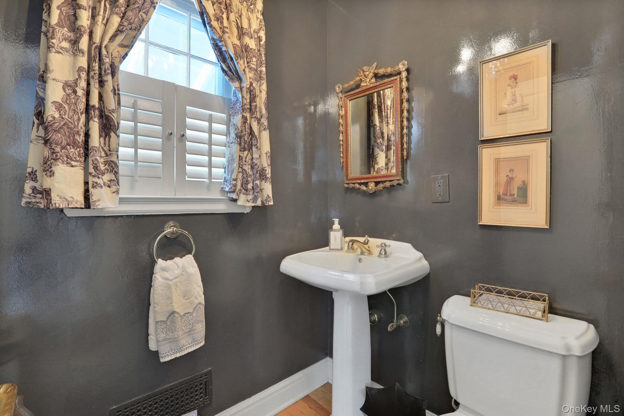 10 Roe Avenue Property Photo 15