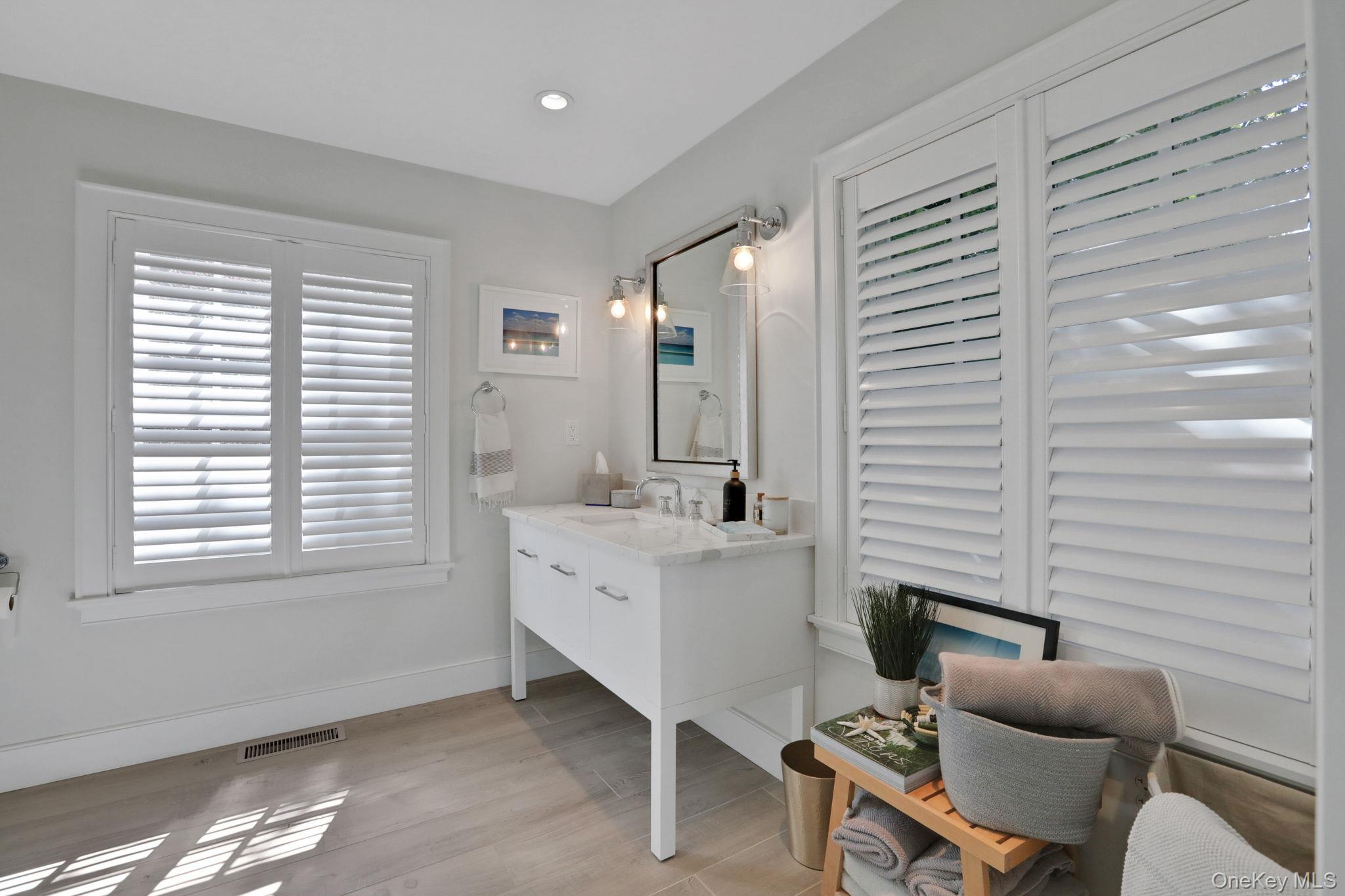 10 Roe Avenue Property Photo 21