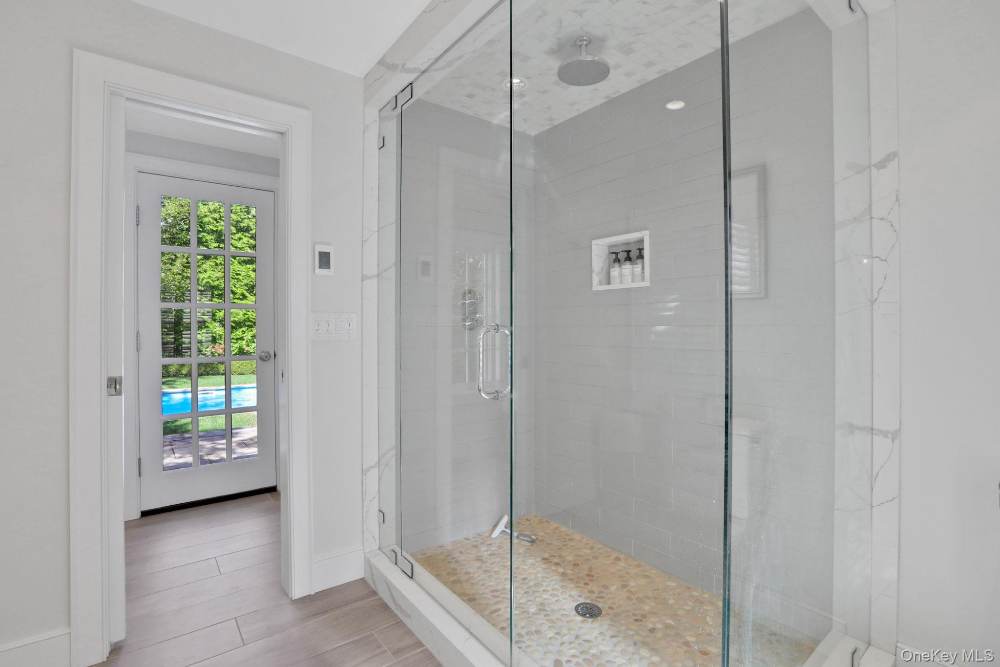 10 Roe Avenue Property Photo 22