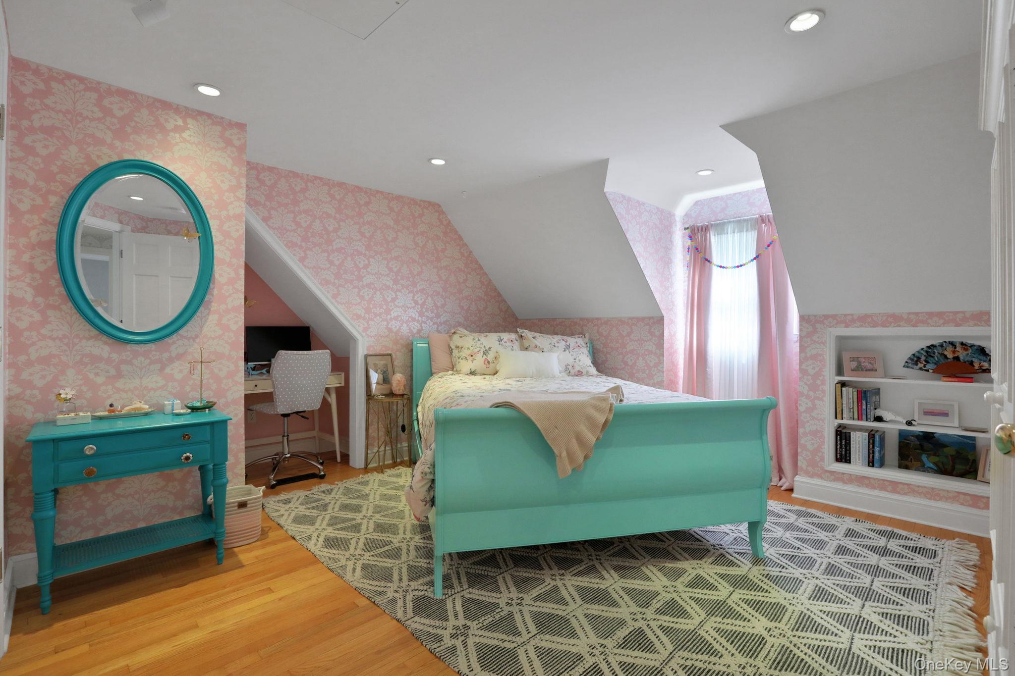 10 Roe Avenue Property Photo 26