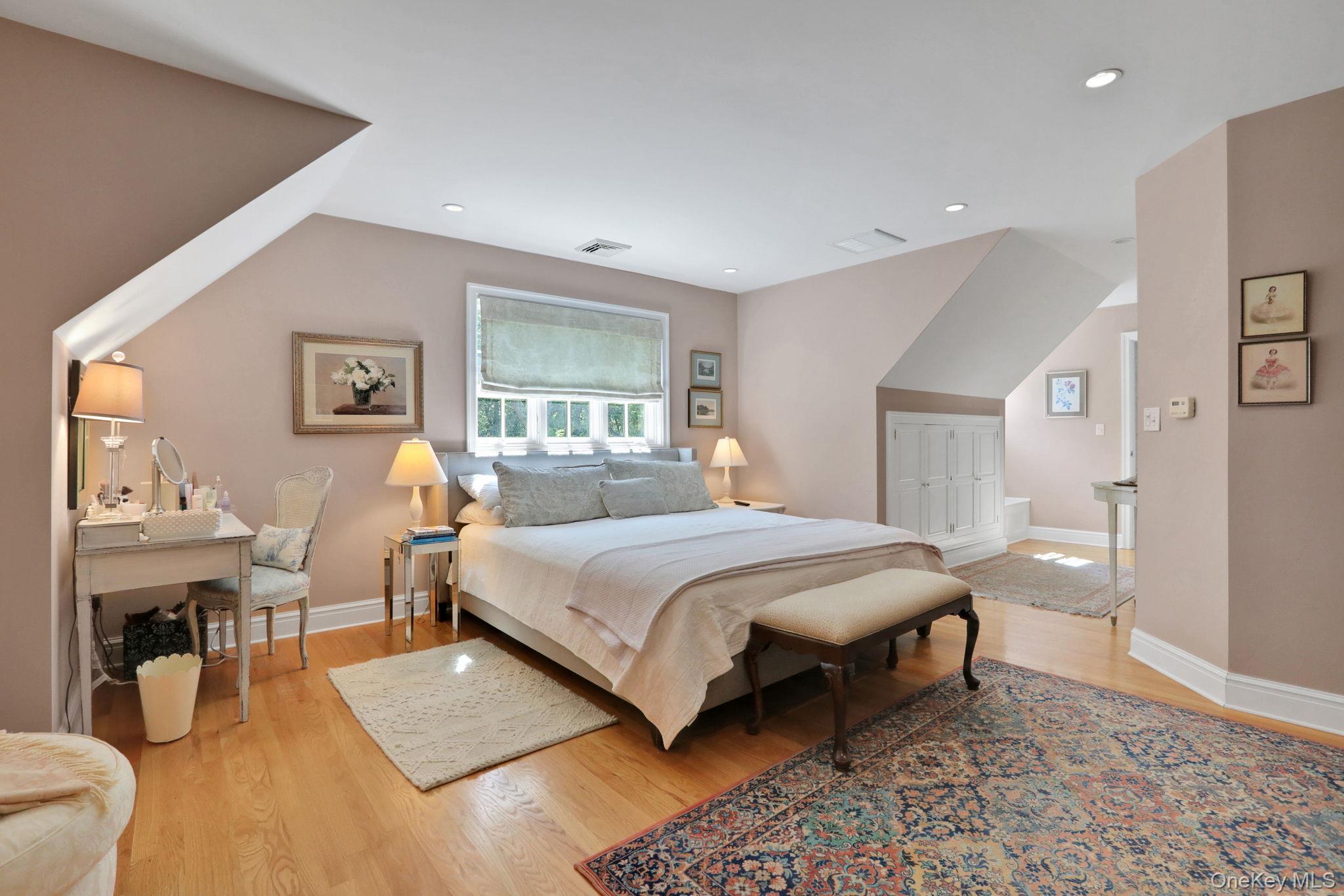 10 Roe Avenue Property Photo 27