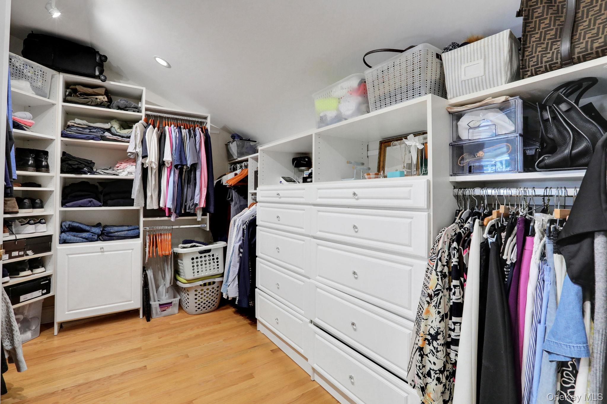 10 Roe Avenue Property Photo 30