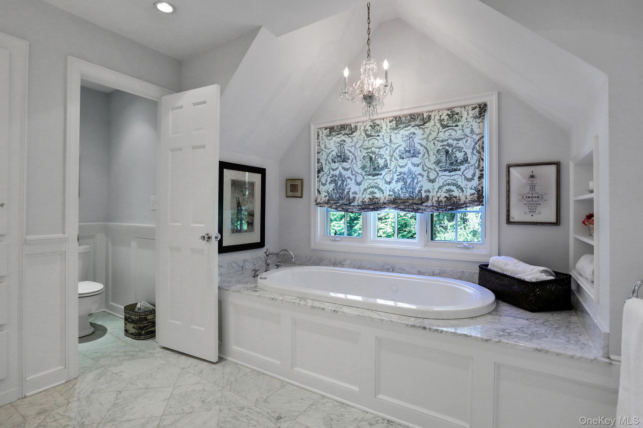 10 Roe Avenue Property Photo 33