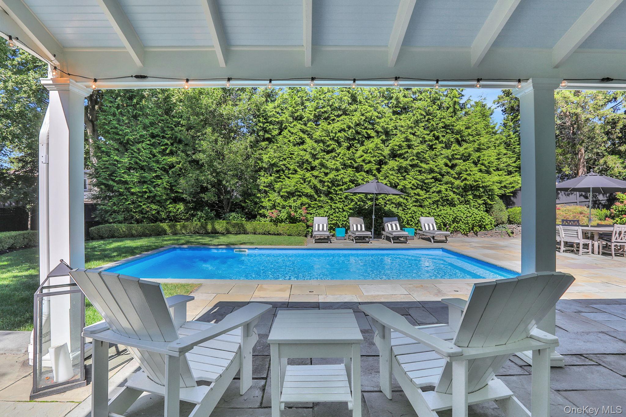 10 Roe Avenue Property Photo 36