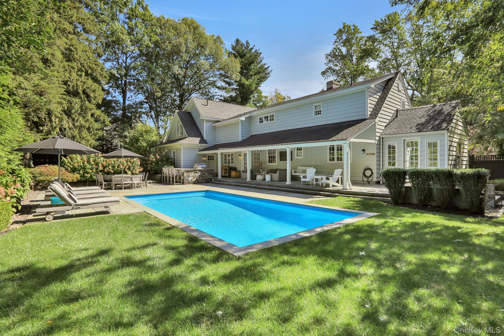 10 Roe Avenue Property Photo 39