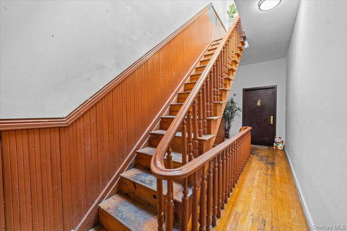 124 Grove Street Property Photo 4