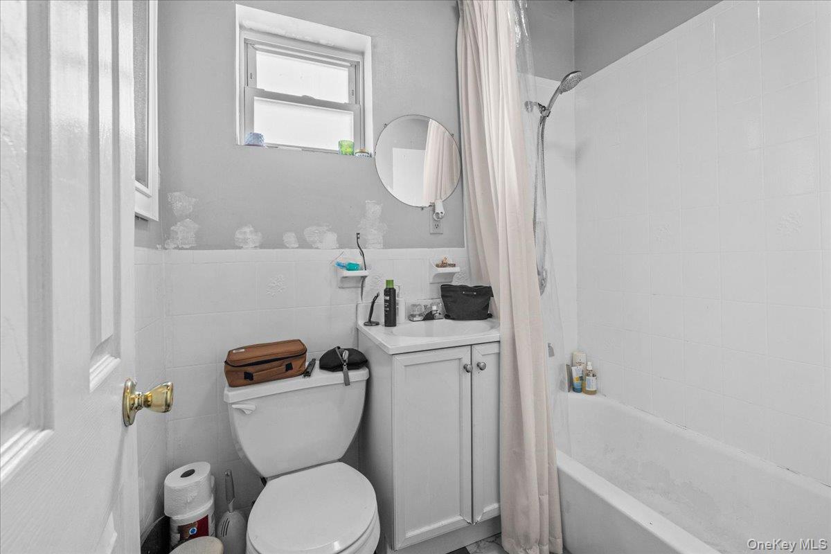 124 Grove Street Property Photo 9