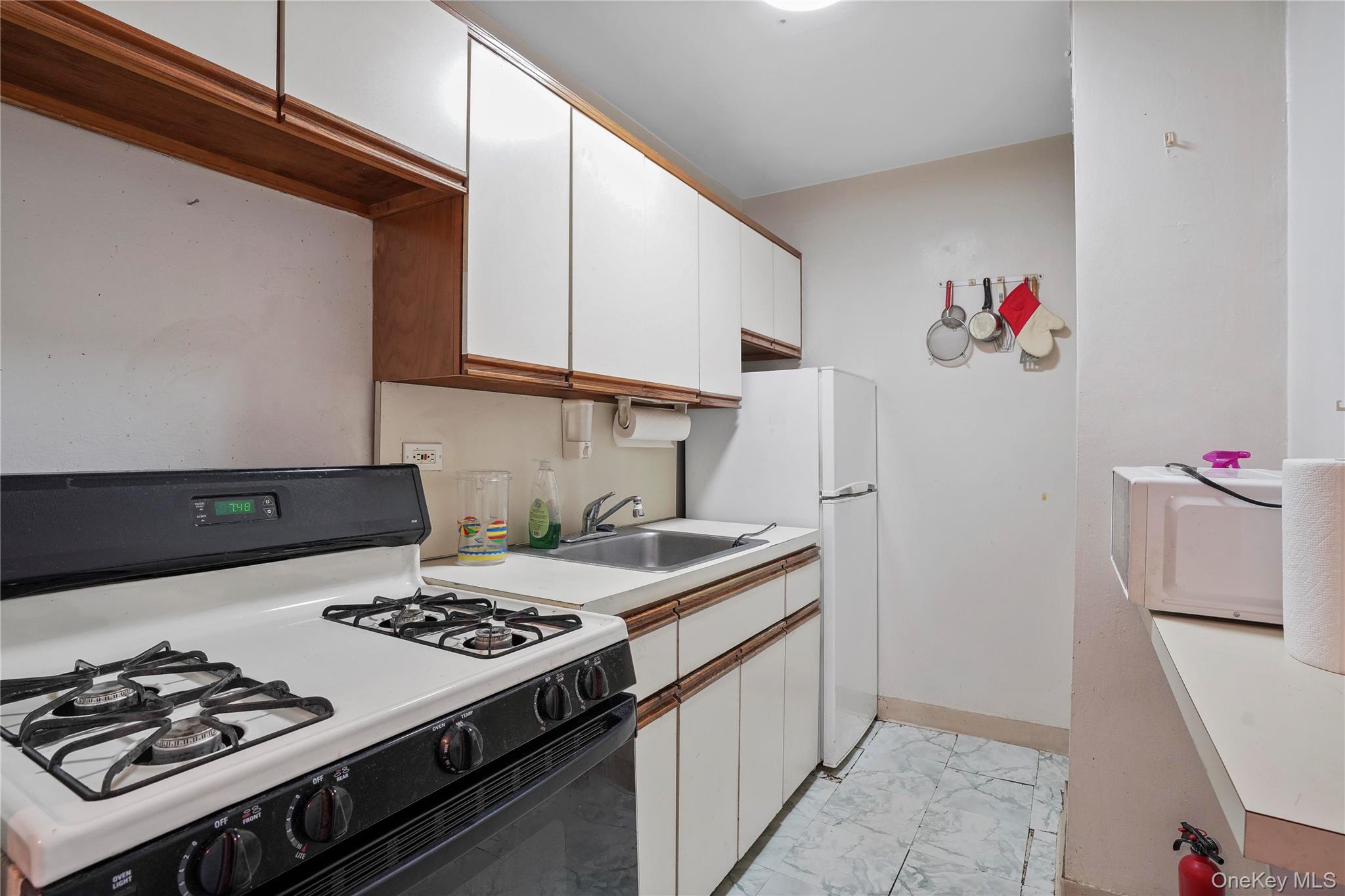84-20 153rd Avenue 5h Property Photo 11