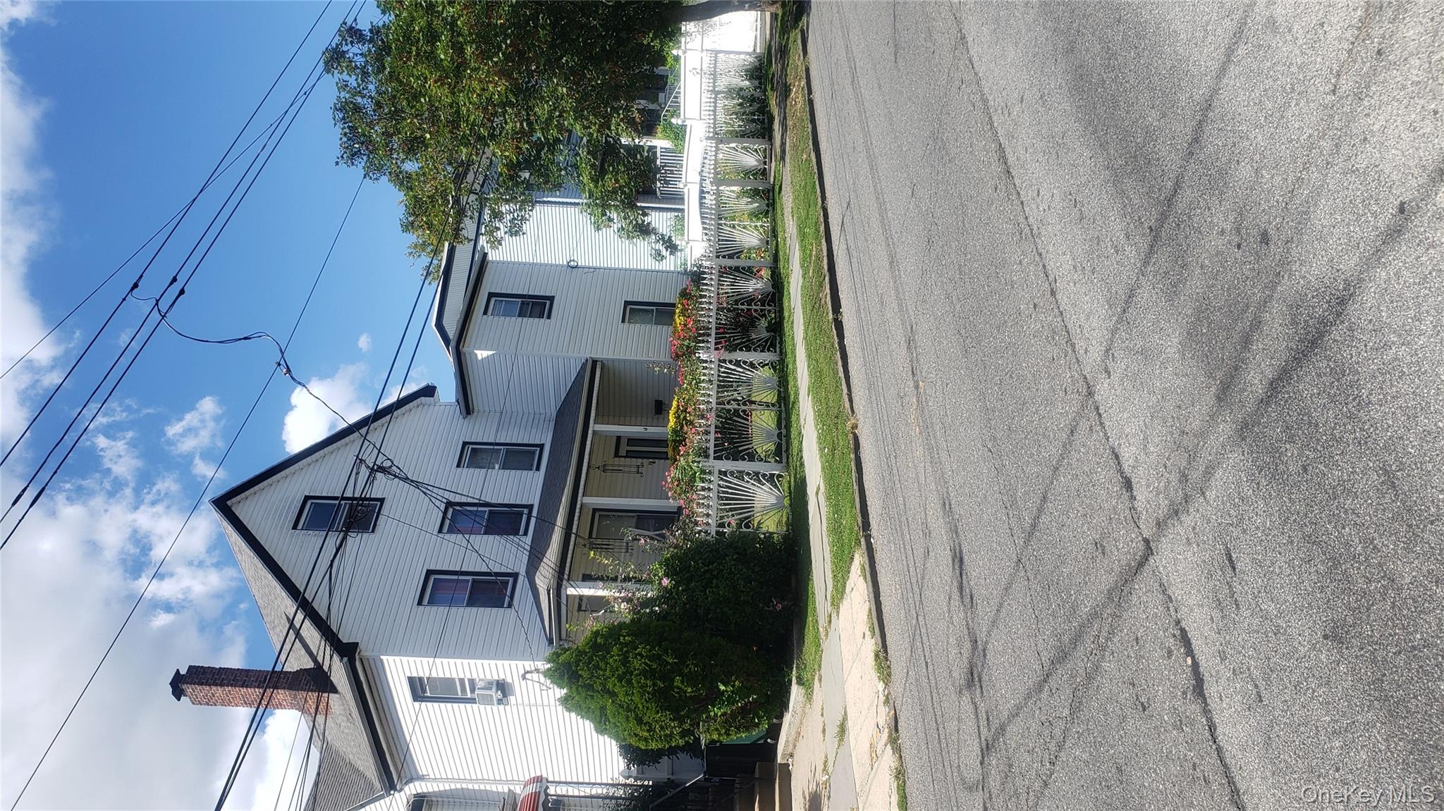 18 S 11th Avenue Property Photo 2