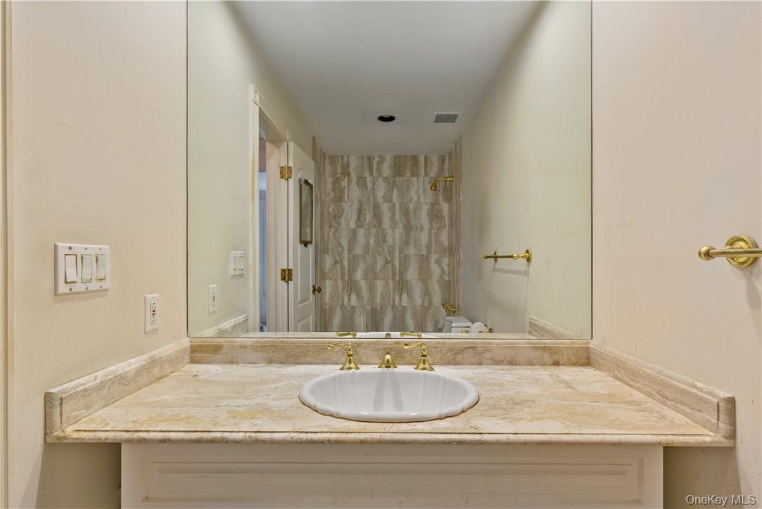 6 Love Lane Property Photo 29