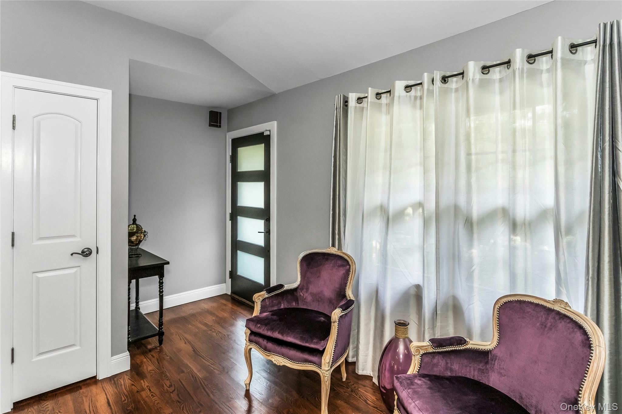 5 Meadowfield Lane Property Photo 6