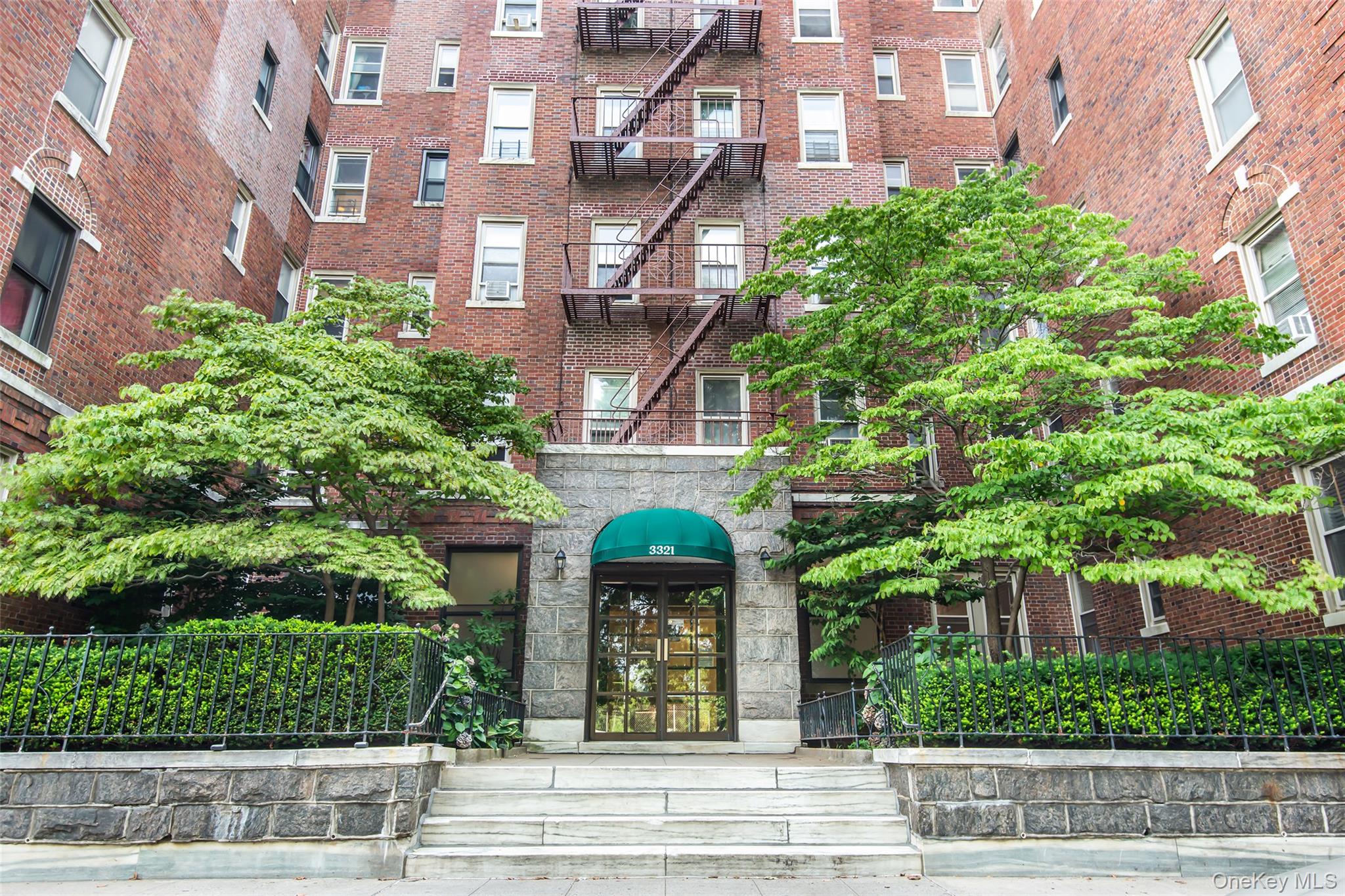3321 Bruckner Boulevard 4a Property Photo 1