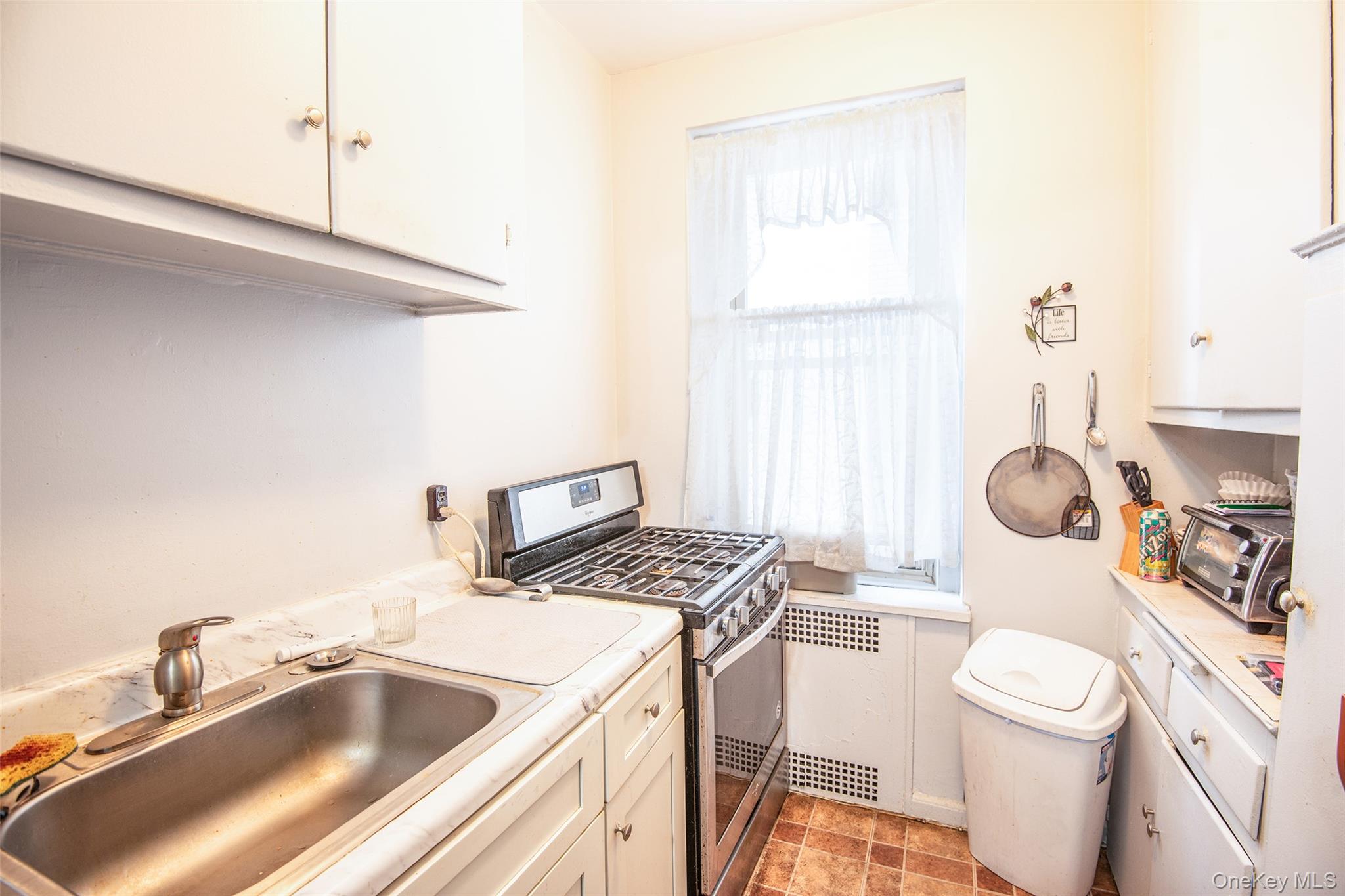 3321 Bruckner Boulevard 4a Property Photo 9