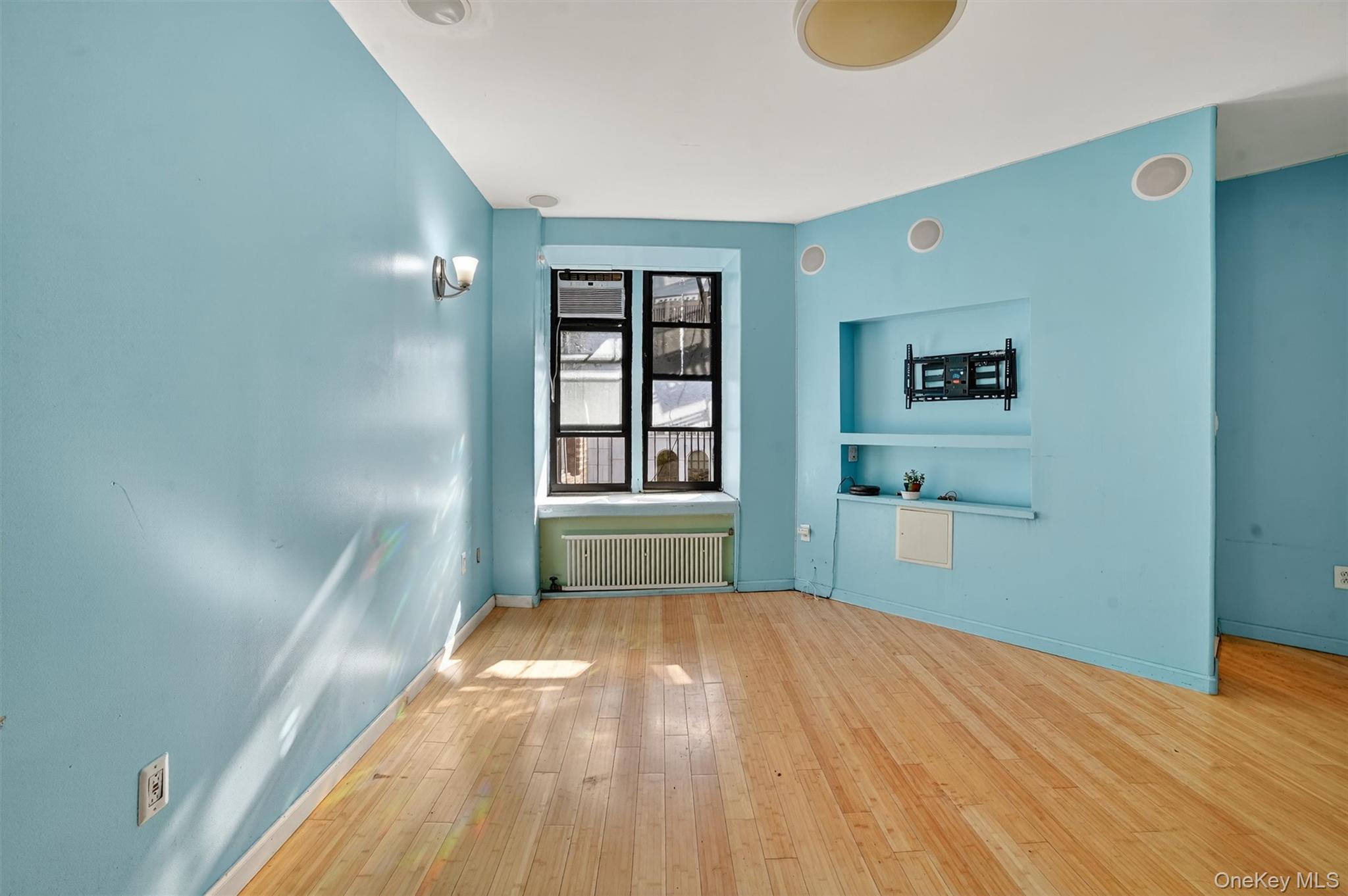 941 Jerome Avenue 8f Property Photo 7