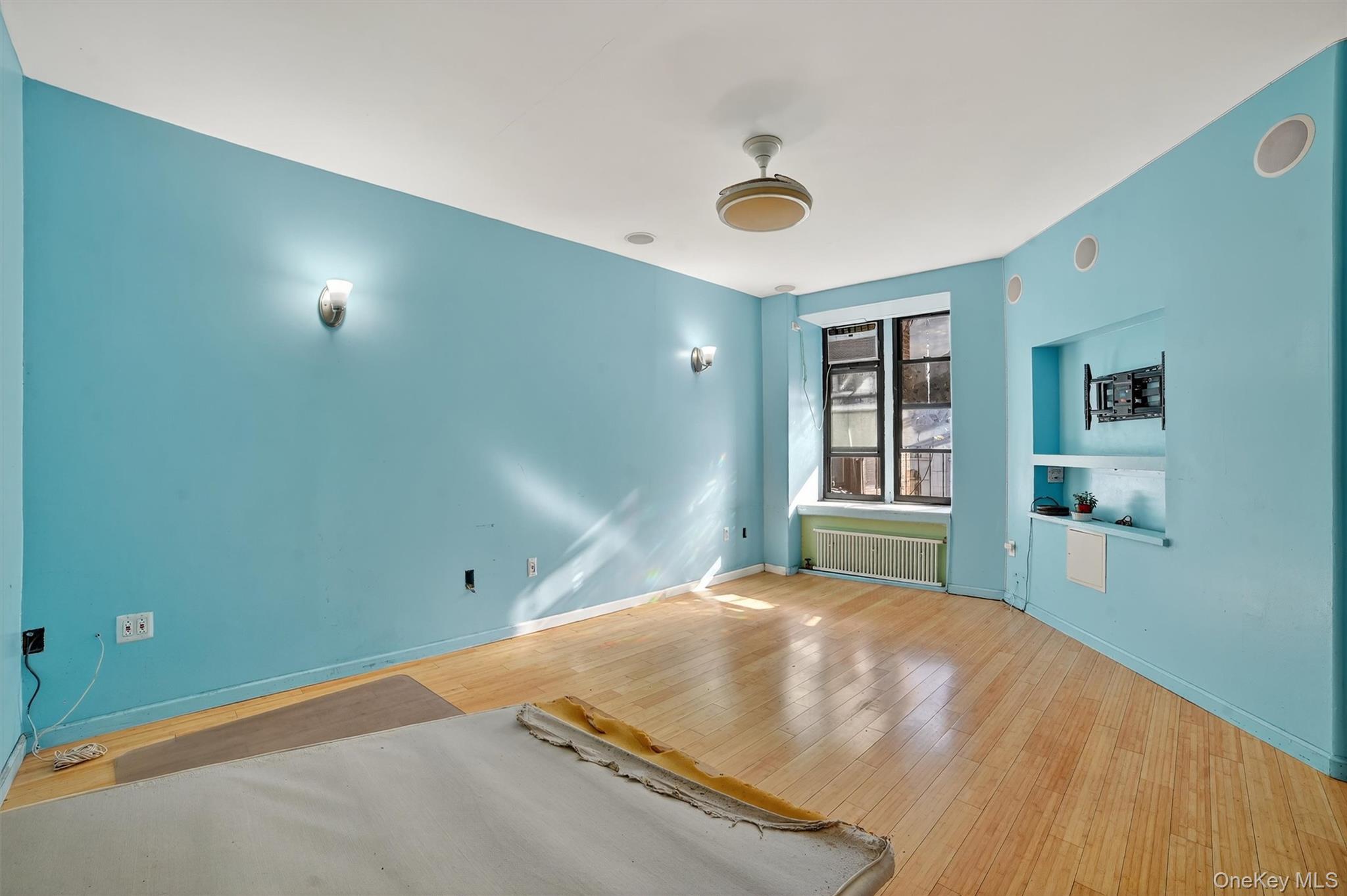 941 Jerome Avenue 8f Property Photo 8